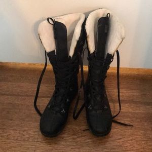 Holly Hansen snow boots